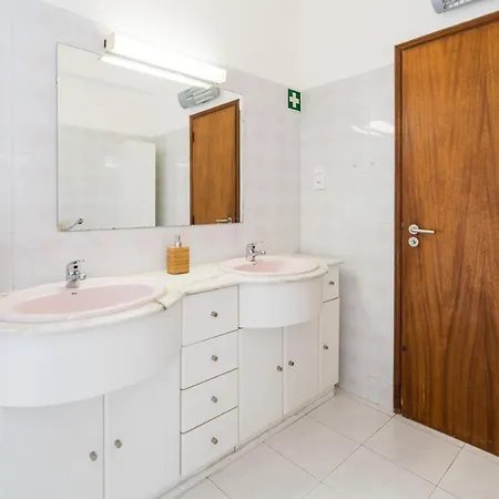 Two Bedroom Urban Apartament *